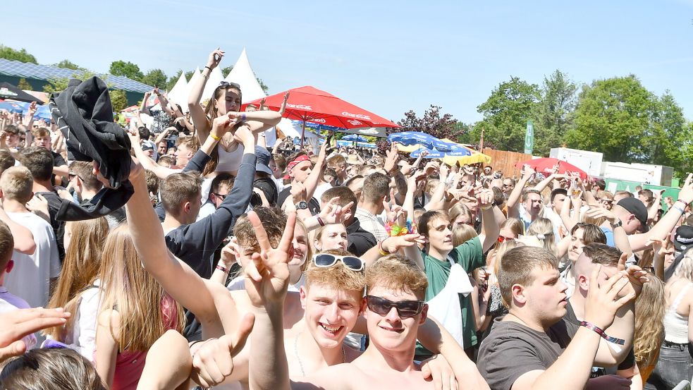 Unter dem Motto „Non-Stop Party von morgens bis spät in die Nacht“ werden bis zu 17.000 Besucher beim Frühtanz in Tange erwartet. Foto: Hellmers/Archiv