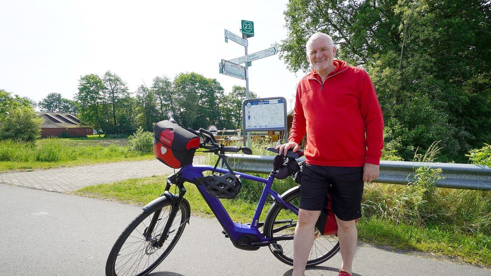 Mit seinem Fahrrad „Victoria Blue“ hat Norbert Bussmann 1800 Kilometer im Emsland absolviert. FOTO: MOORMANN