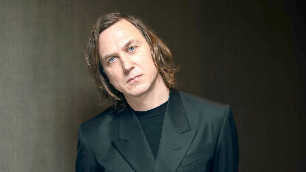 Lars Eidignger erhält den Schauspielpreis in Emden. Foto: Sebastian Reuter/Getty Images