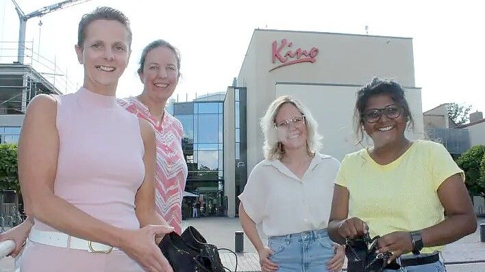 Auf die Premiere von „Papenburg tanzt“ am 15. Juni freuen sich (von links) Stefanie Oltmanns-Heynen, Astrid Muckli, Sabine Pinkernell und Miriam Kulessa. Foto: Belling