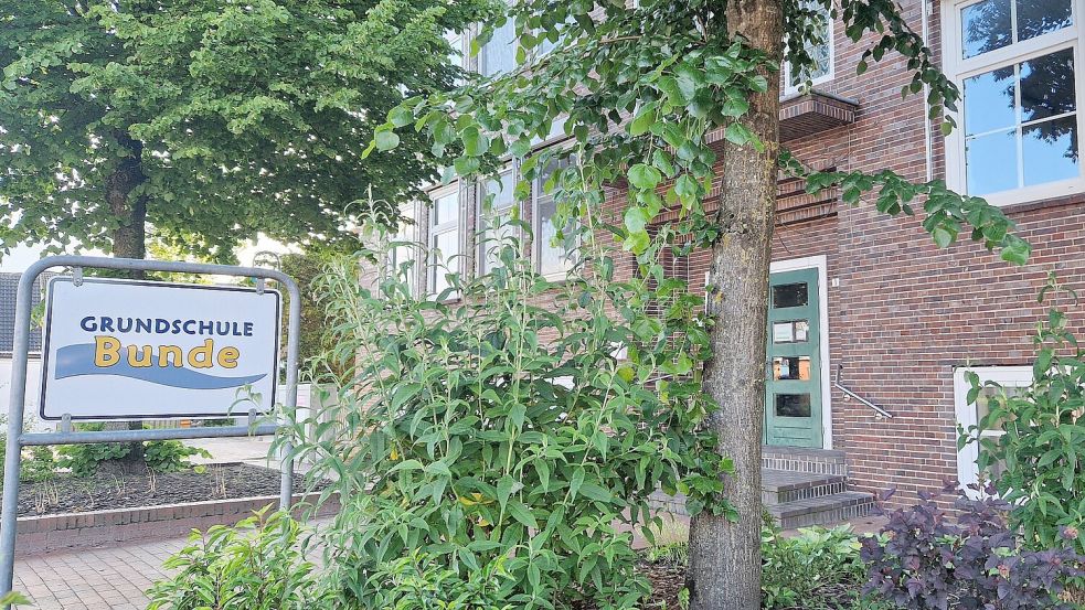 Das Gebäude stammt aus den 1930er Jahren. Die Fenster sind bereits vor einigen Jahren erneuert worden. Aufgrund des Alters des Gebäudes ist eine weitere energetische Sanierung nach Einschätzungs des Architekten nicht möglich. Foto: Gettkowski