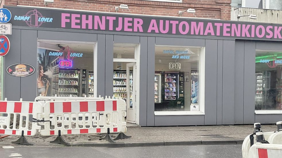 In Rhauderfehn gibt es seit etwa einem Jahr einen Automatenkiosk. Foto: Hellmers
