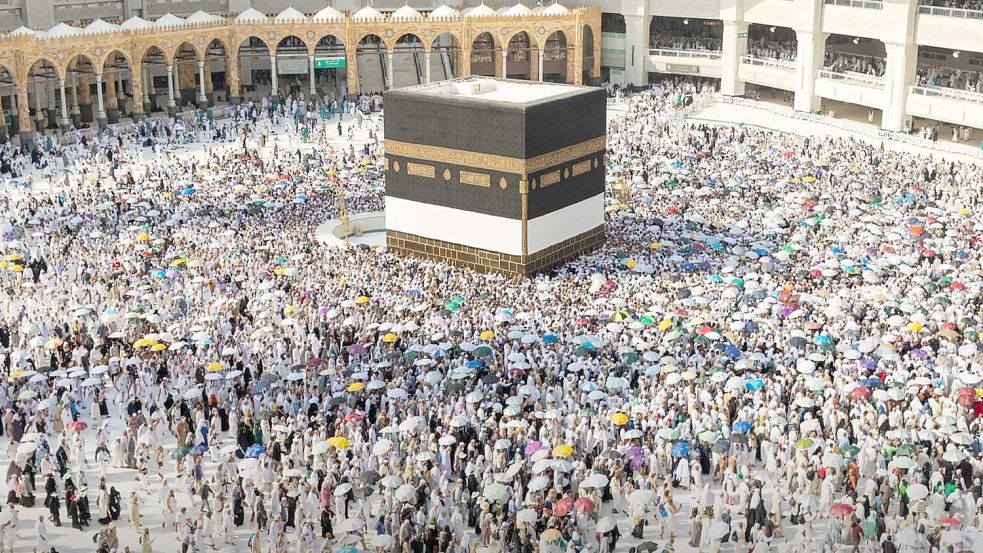 Die muslimische Pilgerfahrt ins saudiarabische Mekka ist eine der fünf Säulen des Islam, sie soll von jedem gesunden Muslim, der es sich leisten kann, mindestens einmal im Leben unternommen werden. Foto: dpa/Saudi Press Agency