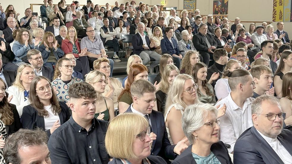 Die Aula-Ränge waren bis auf den letzten Platz gefüllt. Foto: Janßen