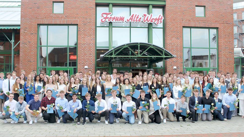 Der Abschlussjahrgang 2024 des Gymnasium Papenburg. Foto: Rosen