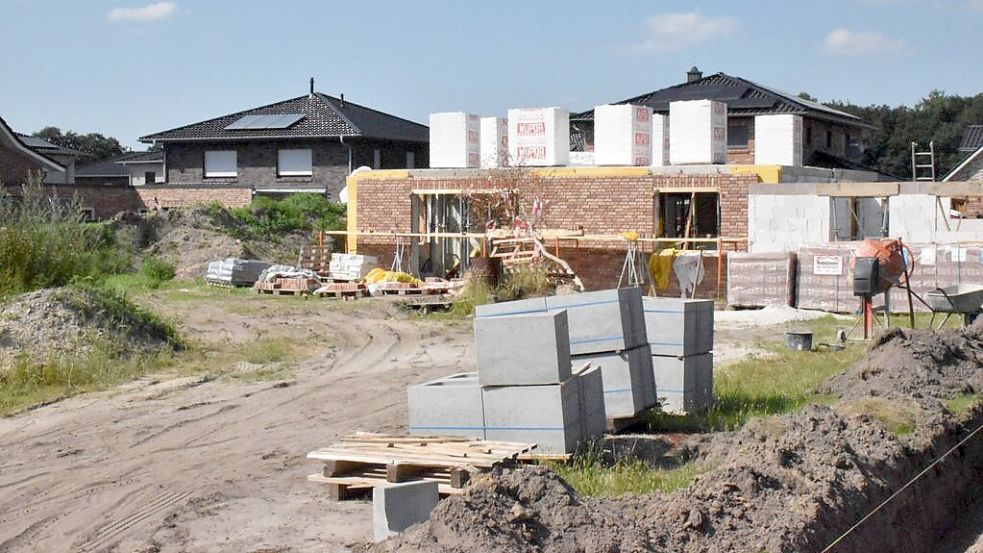 Immer noch der Traum vieler Menschen – auch im Oldenburger Münsterland: Ein schmuckes Eigenheim. Unser Bild entstand im Baugebiet Neuenlande in Molbergen. Foto: Kühn