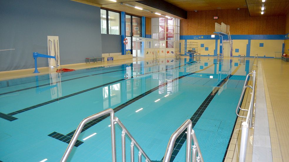 Nach Wartungsarbeiten öffnet das Freizeitbad Saterland in Ramsloh jetzt schon zwei Tage eher als ursprünglich geplant. Die Wasserrutsche allerdings bleibt dauerhaft gesperrt. Foto: Fertig