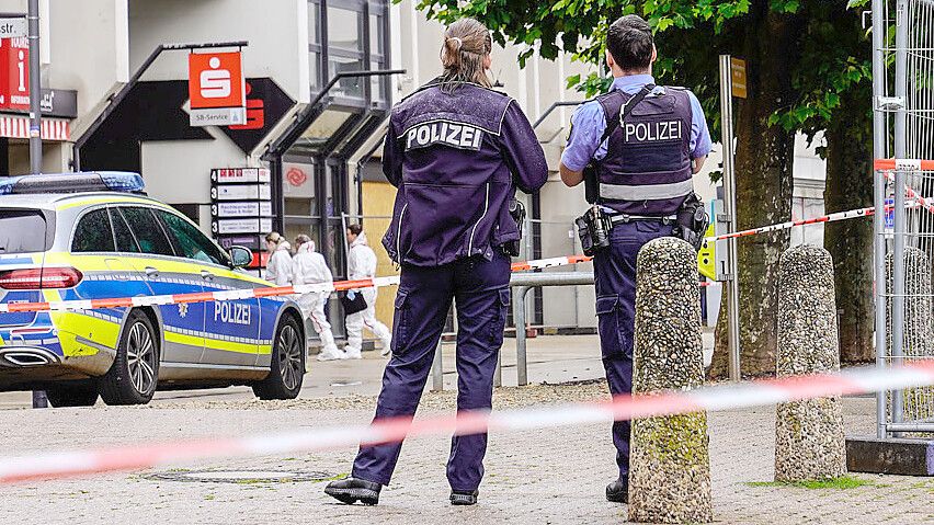 In Saarlouis ist eine Leiche in einem Sparkassen-Gebäude entdeckt worden. Foto: dpa/TNN/Patrick von Frankenberg