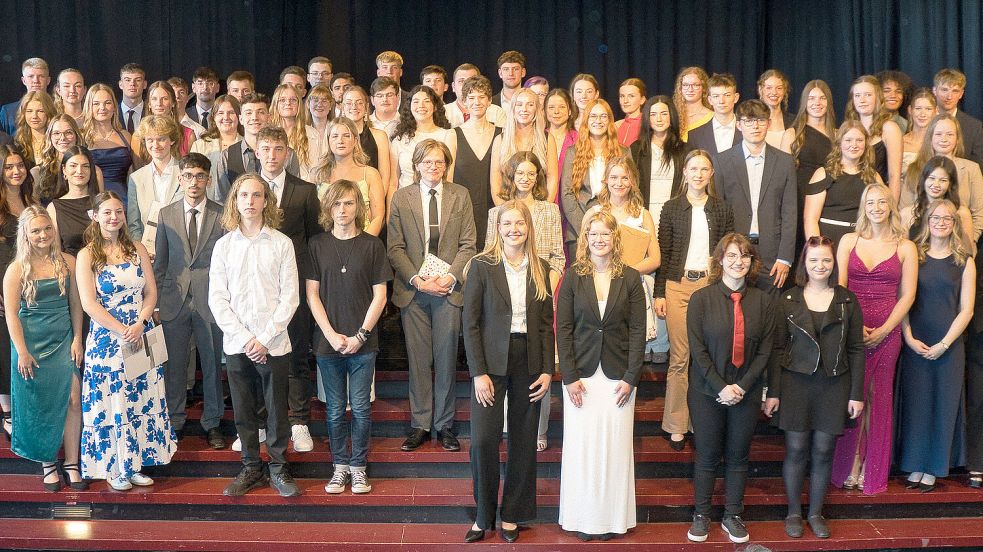 Am TGG in Leer wurden vor den Ferien die Abiturientinnen und Abiturienten verabschiedet. Foto: privat
