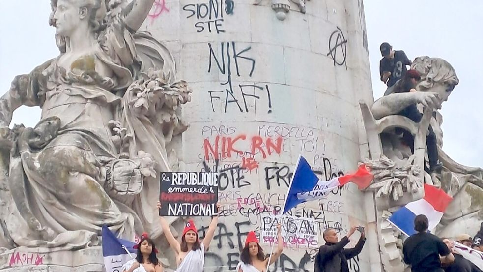 Nach der Parlamentswahl sammeln sich Menschenmengen in Frankreich zu Demonstrationen gegen rechts. Foto: Birgit Holzer