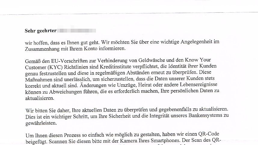 Dieses Foto des gefälschten Briefes hat der Sparkassen- und Giroverband auf seiner Homepage veröffentlicht. Der betrügerische QR-Code und Adressangaben wurden vor der Veröffentlichung unkenntlich gemacht. Foto: Deutscher Sparkassen- und Giroverband
