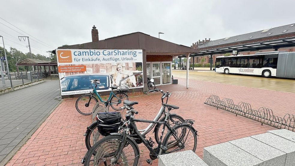 Weitere Fahrradständer wurden bei der Mobilitätszentrale beim ZOB aufgestellt. Foto: Stadt Leer