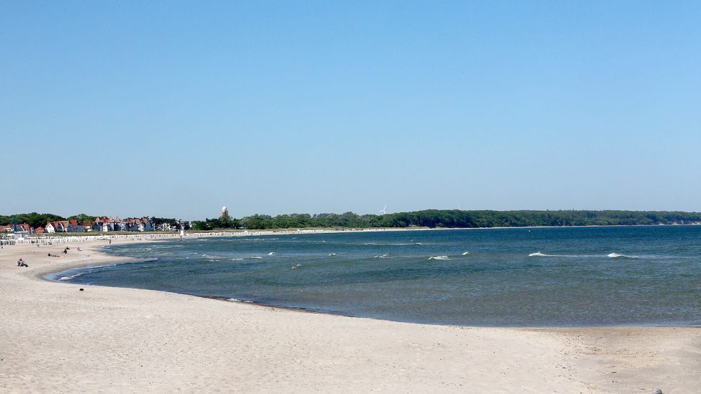 Ein Mann wird vermisst, der in der Ostsee nahe Warnemünde schwimmen war. Foto: IMAGO/BildFunkMV
