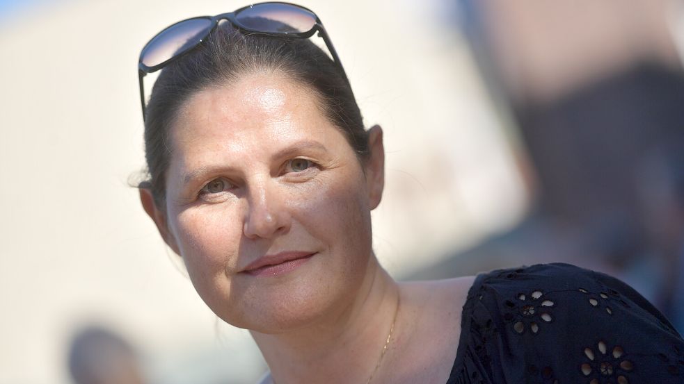 Olga Skrypnyk ist Flüchtlingssozialberaterin beim DRK Leer und ist von Anfang an Teil des Mahnwachen-Teams. Sie agiert als Dolmetscherin und veranstaltet regelmäßig Treffen für ukrainische Frauen. Foto: Ortgies
