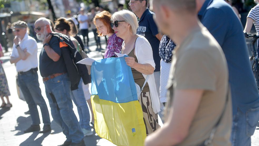 Bei der 130. Mahnwache für Frieden in Leer waren wieder einmal zahlreiche Menschen dabei. Foto: Ortgies