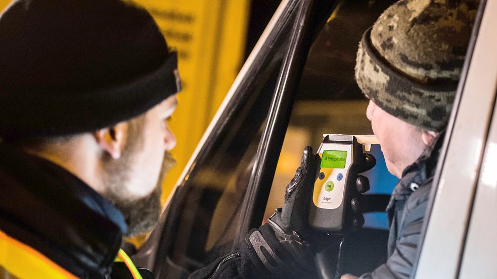 Wer alkoholisiert am Steuer erwischt wird, muss um seinen Führerschein fürchten. Symbolfoto: Arnold/DPA
