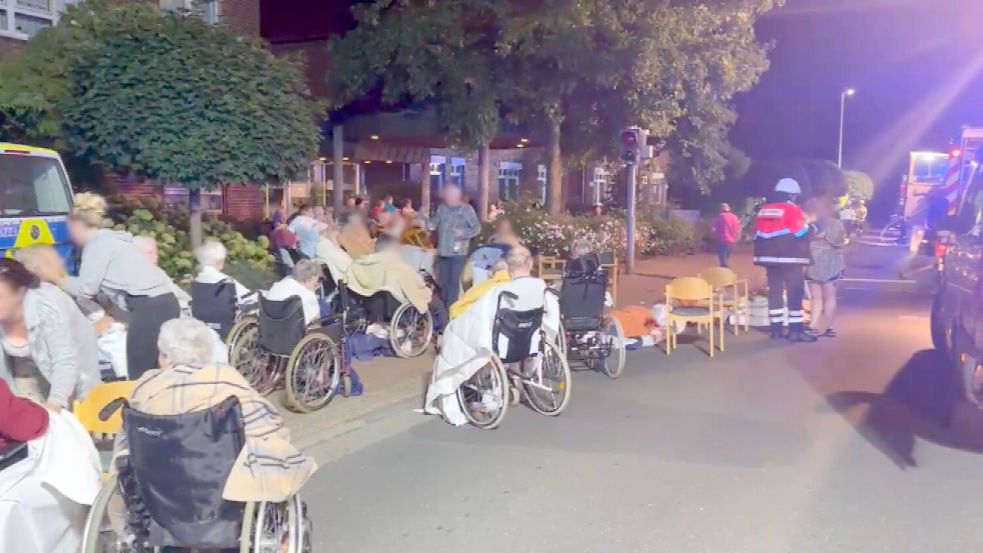 Wegen eines Feuers musste am späten Sonntagabend ein Altenheim in Wildeshausen evakuiert werden. Foto: Nonstopnews