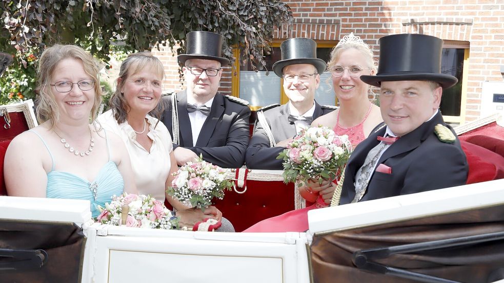 Das Königshaus des Schützenvereins Kampe-Ikenbrügge (von links): Sabrina Fröhle, Henny Sobing, Andre Fröhle, Günter Sobing, Claudia und Benno Grave. Bild: Passmann