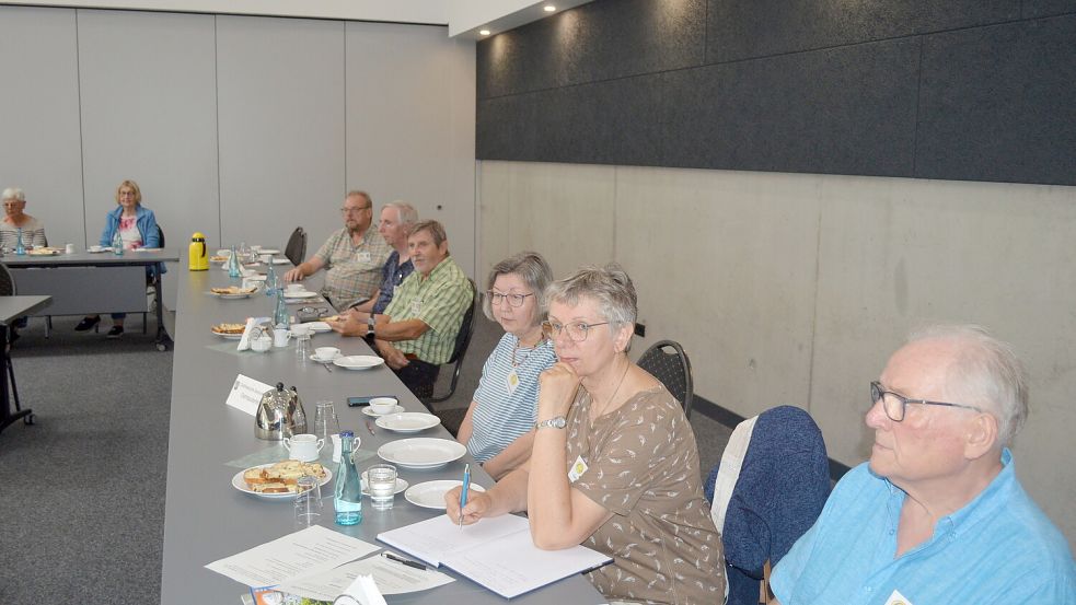 An der Tagung der Ostfriesischen Seniorenbeiräte nahm insgesamt 33 Personen teil. Das Foto zeigt die Mitglieder des Seniorenbeirates aus Ostrhauderfehn. Foto: Weers