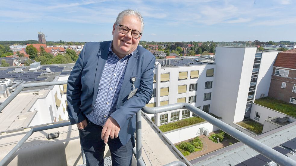 In Holger Glienkes Zeit als Geschäftsführer hat sich das Klinikum stark weiterentwickelt. Foto: Ortgies