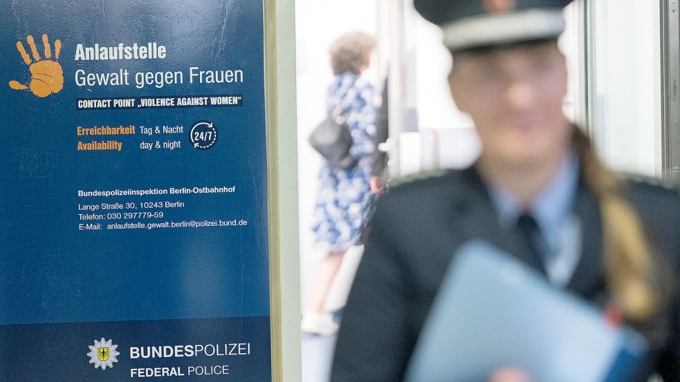 Am Berliner Ostbahnhof erhalten Frauen, die Opfer von Gewalt geworden sind, rund um die Uhr Beratung und Unterstützung. Foto: picture alliance/dpa