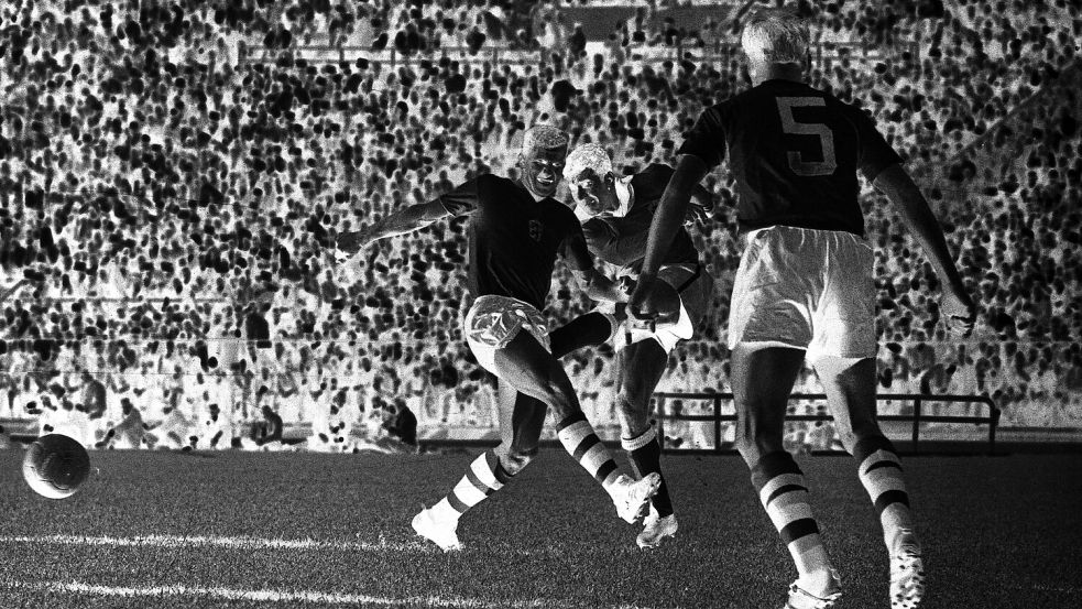 Brasilien gewann gegen die Tschechoslowakei 1962 die Weltmeisterschaft in Chile. Foto: imago/Horstmüller