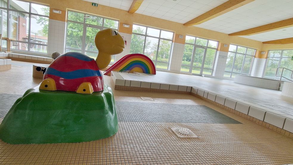 Für Kleinkinder gibt es im Mölenlandbad in Bunde ein Becken für die Wassergewöhnung. Foto: Gettkowski