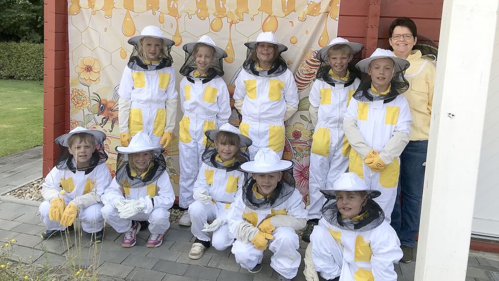 Die Kinder durften ein Bienenvolk aus nächster Nähe betrachten. Foto: Privat