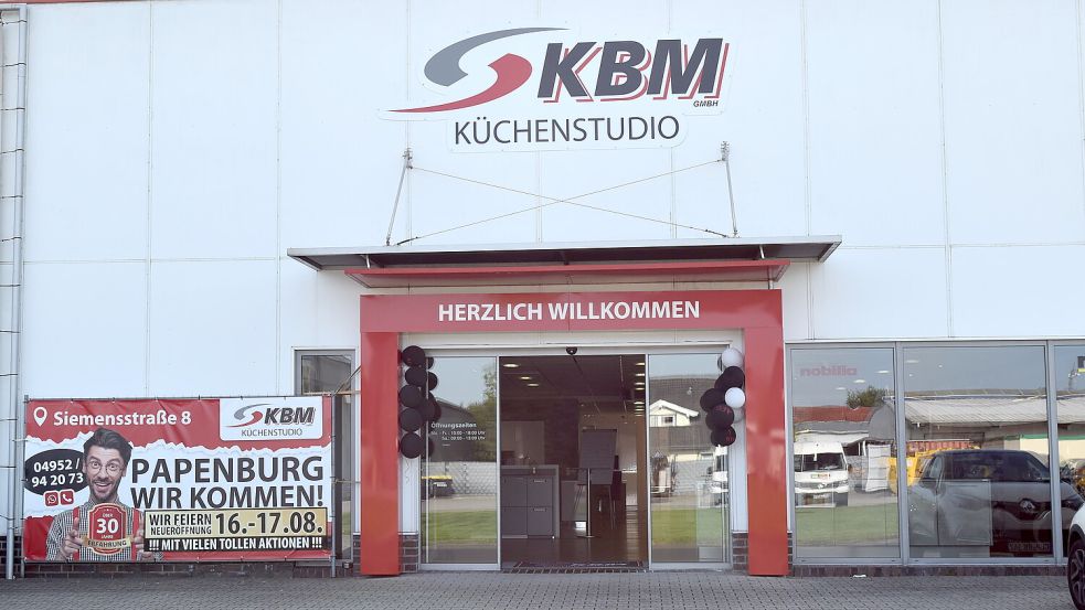 Das Küchenstudio „KBM“ aus Ostrhauderfehn hat eine zweite Filiale eröffnet. Die Wahl dafür fiel auf den Standort Papenburg. Foto: Kowalski