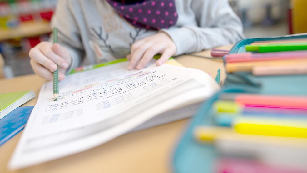 Eine Matheaufgabe aus der Grundschule hat jetzt für Streit unter Erwachsenen gesorgt. Foto: dpa/Sebastian Gollnow
