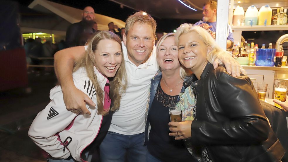 Beste Stimmung unter den Besuchern herrschte am ersten Tag des Barßeler Hafenfest.