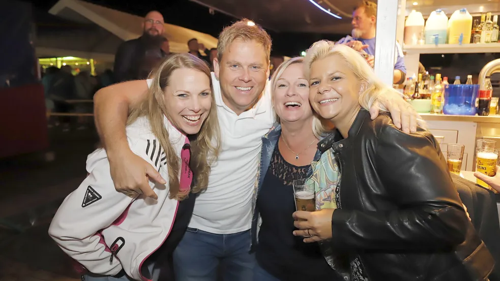 Beste Stimmung unter den Besuchern herrschte am ersten Tag des Barßeler Hafenfest.