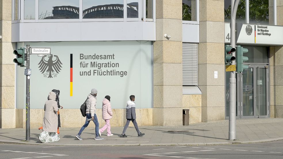 Das Bundesamt für Migration und Flüchtlinge prüft das Recht auf Asyl in jedem Einzelfall. Foto: IMAGO/Schöning