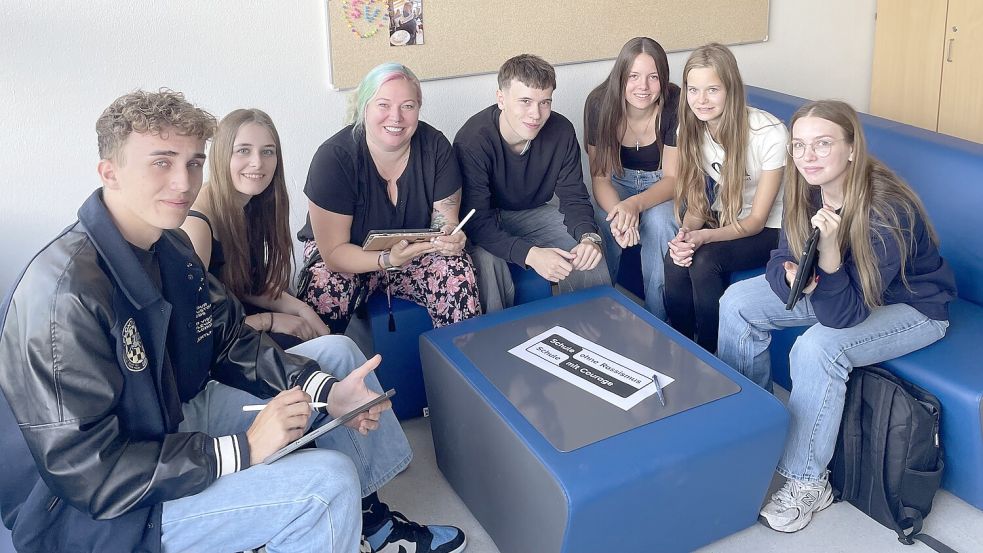 Auch der Schülerrat des Gymnasiums mit Lehrerin Wiebke Rademacher steckt mitten in den Vorbereitungen für den großen Festakt Anfang September. Foto: privat