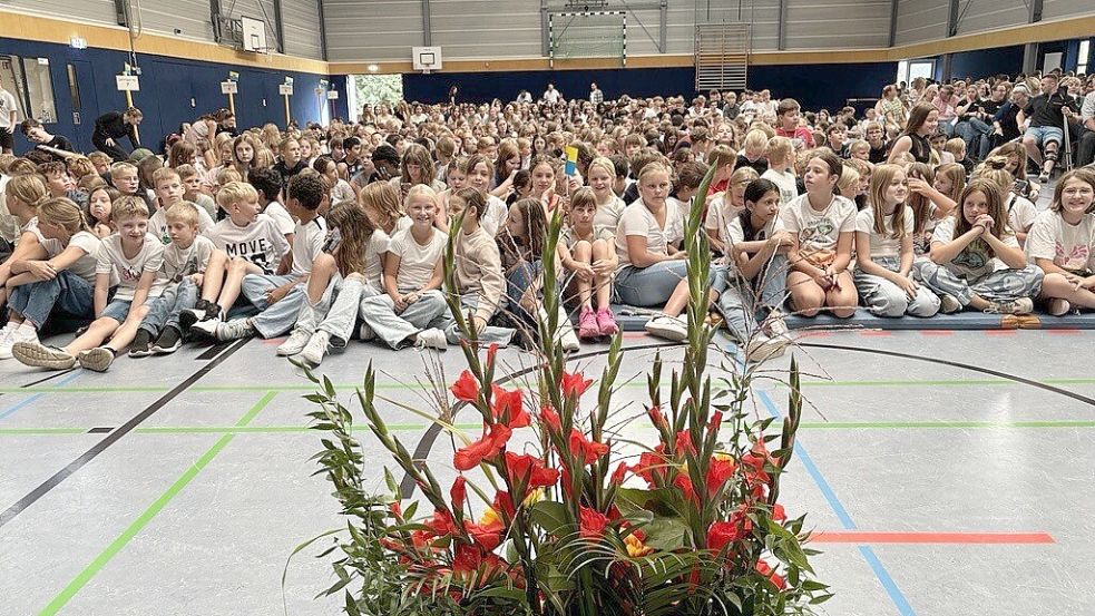 Die Sporthalle am Schulzentrum ist voll besetzt an diesem Freitagvormittag.