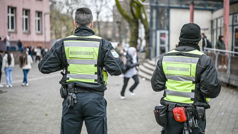 Wird die Jugend in Deutschland immer gewalttätiger? Forscher Jürgen Kliem zu Schulgewalt im Interview. Foto: imago images / Funke Foto Services