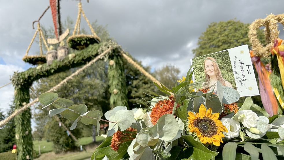 Zum Abschluss des Erntefestes wurden die Festwagen und Bögen prämiert. Foto: Hellmers