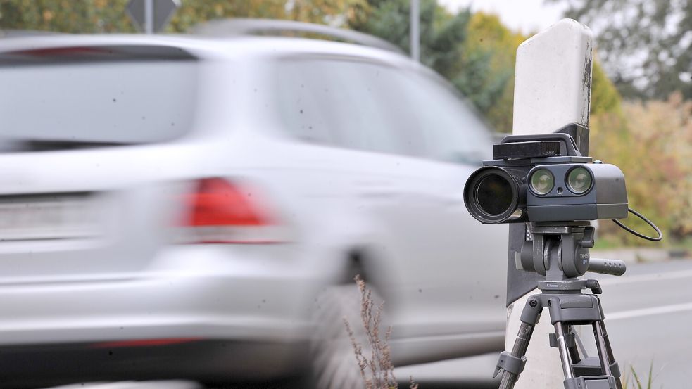 Mobile Blitzgeräte hat der Landkreis Leer im Einsatz, die Orte wechseln täglich. Foto: Ortgies/Archiv
