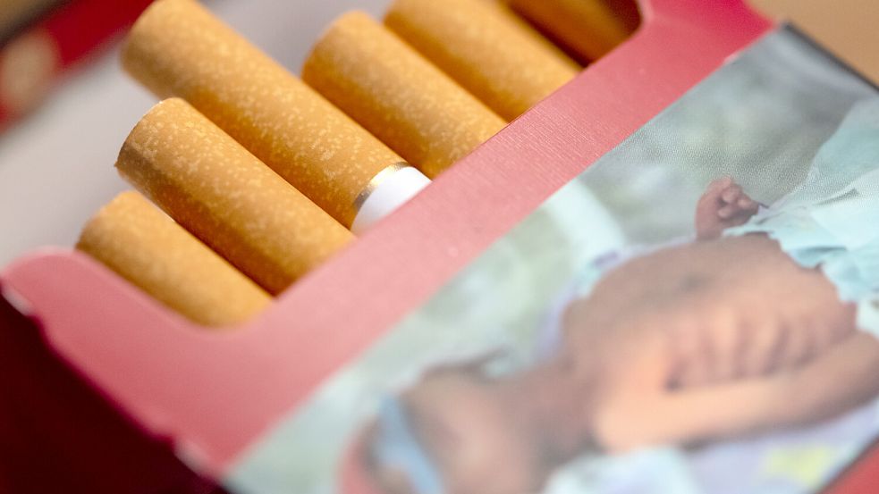 Aus Niedersachsen kommt ein Vorstoß, die Tabaksteuer deutlich zu erhöhen, um mit dem Geld Präventionsangebote zu stärken und auszubauen. Foto: Sven Hoppe/dpa