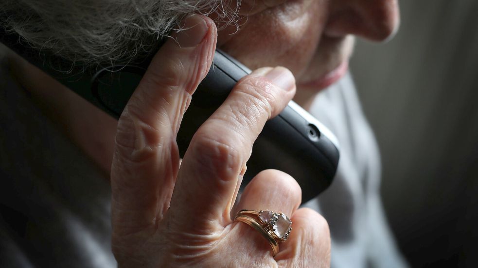 Telefontricktrüger haben es zumeist auf ältere Opfer abgesehen. Foto: Karl-Josef Hildenbrand/dpa