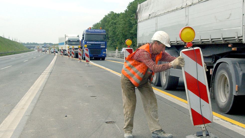 Die A37 bei Hannover ist seit diesem Donnerstagmorgen für dringende Fahrbahnarbeiten mehrtägig voll gesperrt. Foto: dpa/Horst Ossinger