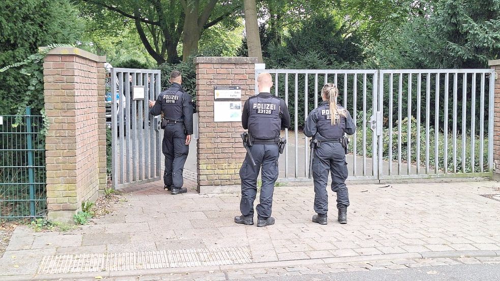 Auf dem Friedhof in Bremen-Walle ist in der Nacht zum 19. September ein getöteter Mann gefunden worden. Foto: NWM-TV