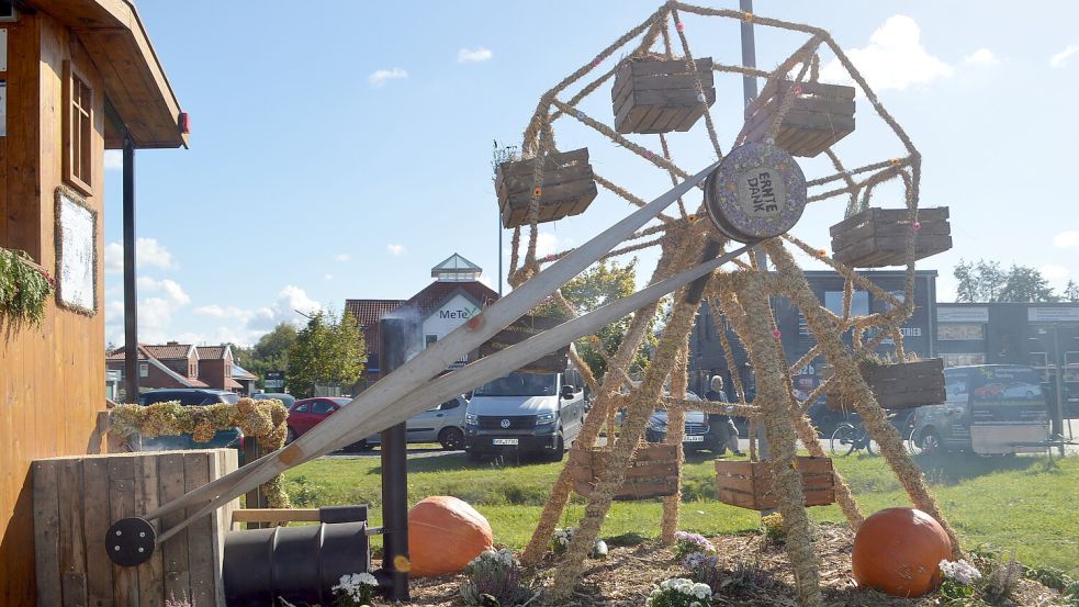 Der erste Platz ging an das Motivwagenteam Holte, das sich ein drehendes Riesenrad mit Riemenantrieb gebaut hatte. Fotos: Weers