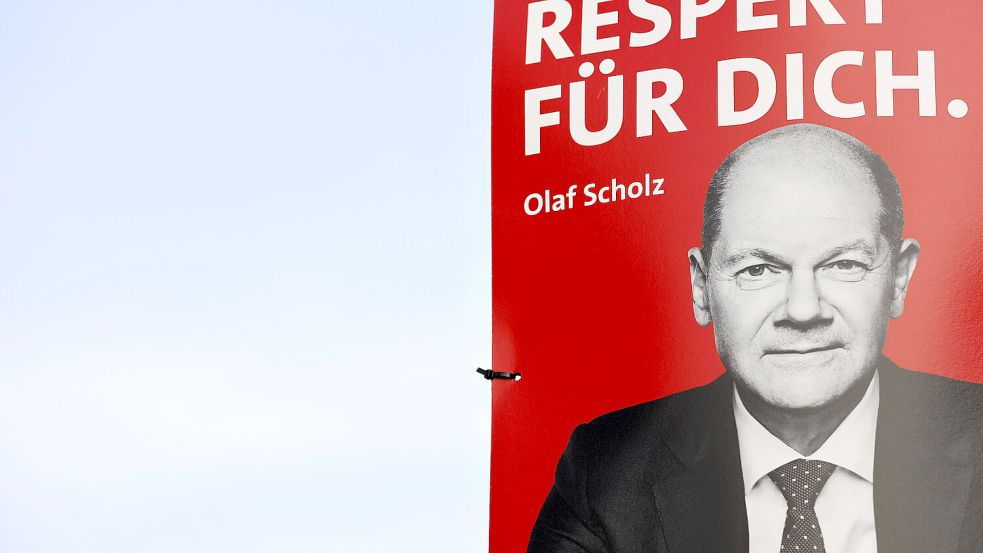 Wahlplakat der SPD zur Bundestagswahl 2021 mit dem Spitzenkandidaten Olaf Scholz: „Respekt für Dich“. Foto: IMAGO/Future Image