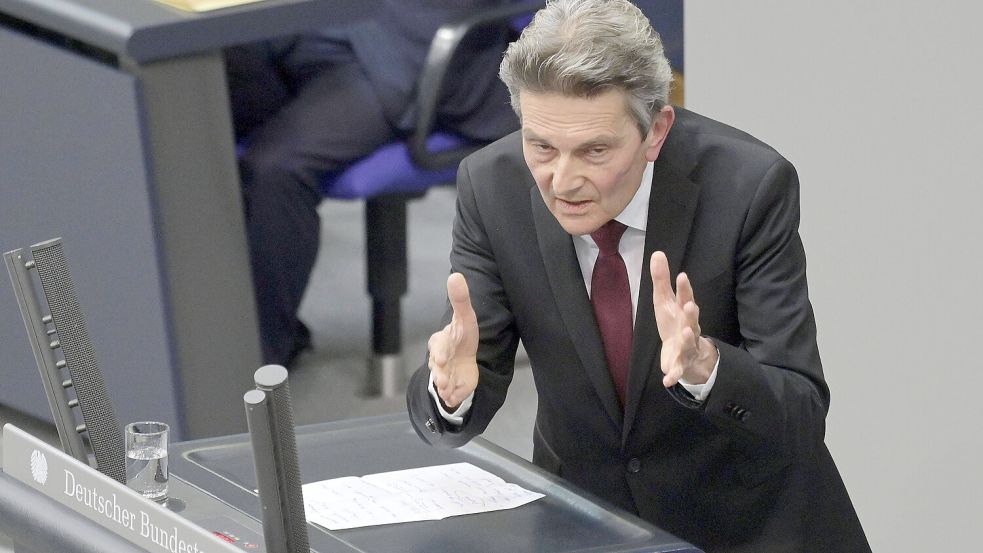 „Sehe die kompletten Voraussetzungen noch nicht gegeben“, sagt SPD-Fraktionschef Rolf Mützenich zum AfD-Verbotsverfahren Foto: IMAGO/Future Image
