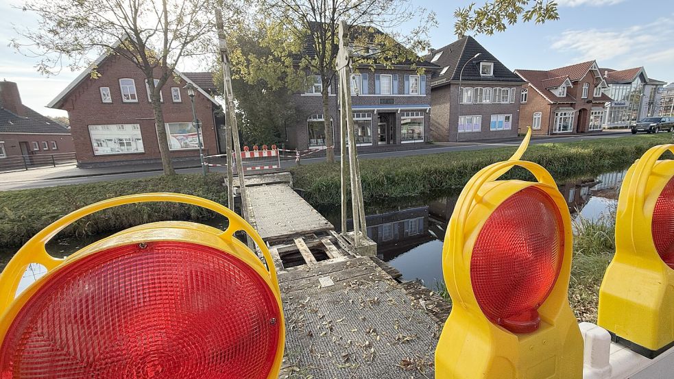 Die Brücke am Untenende soll ersetzt werden. Fotos: Hellmers