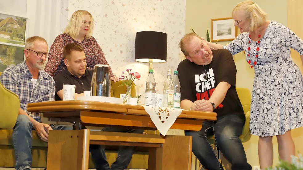 Die Männer müssen von ihren Frauen ganz schön was einstecken. Foto: Passmann