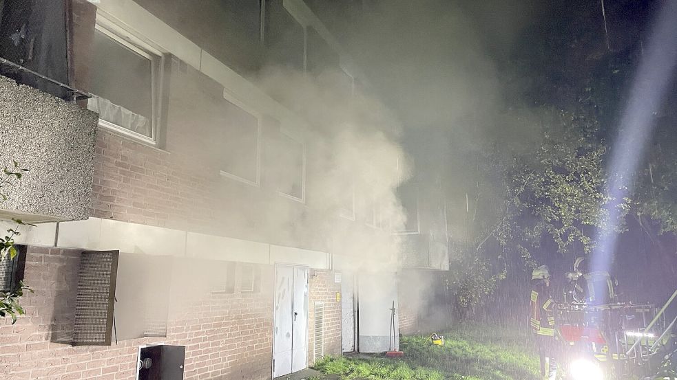 Im Keller des Hauses war ein Brand ausgebrochen, bei dem es zu starker Rauchentwicklung kam. Foto: Feuerwehr Norden
