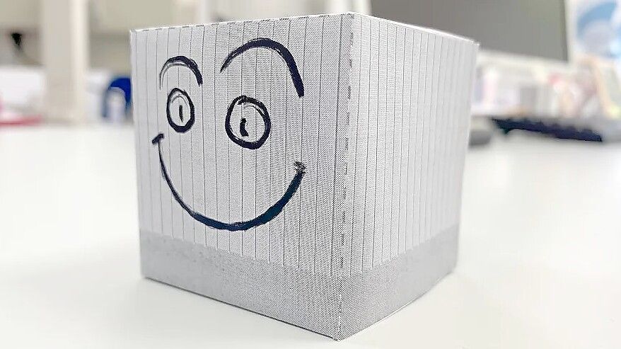 Mithilfe einer Bastelanleitung kann „Klotzi" auch nachgebaut werden. Foto: Hagewiesche