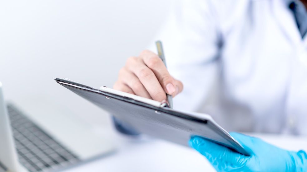 Werte notieren, Blut abnehmen, Ultraschall durchführen: So manche Tätigkeiten kann ein Physician Assistants (PA) übernehmen. Symbolfoto: Pixabay